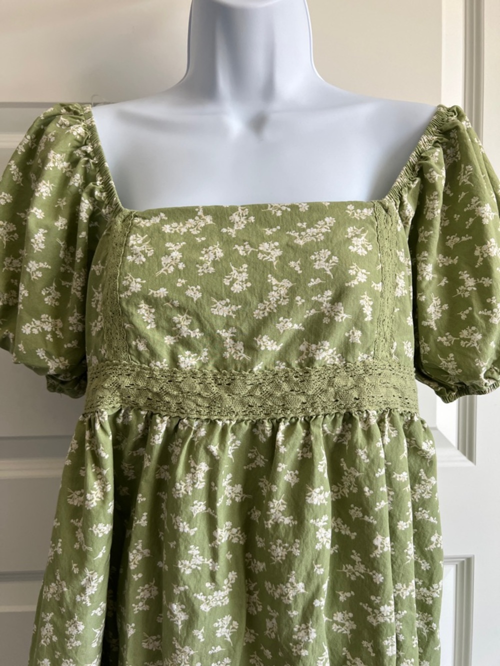 CELEBRITY PINK Boho Cottagecore Babydoll Abercrombie Size M Floral Crochet - Picture 3 of 5